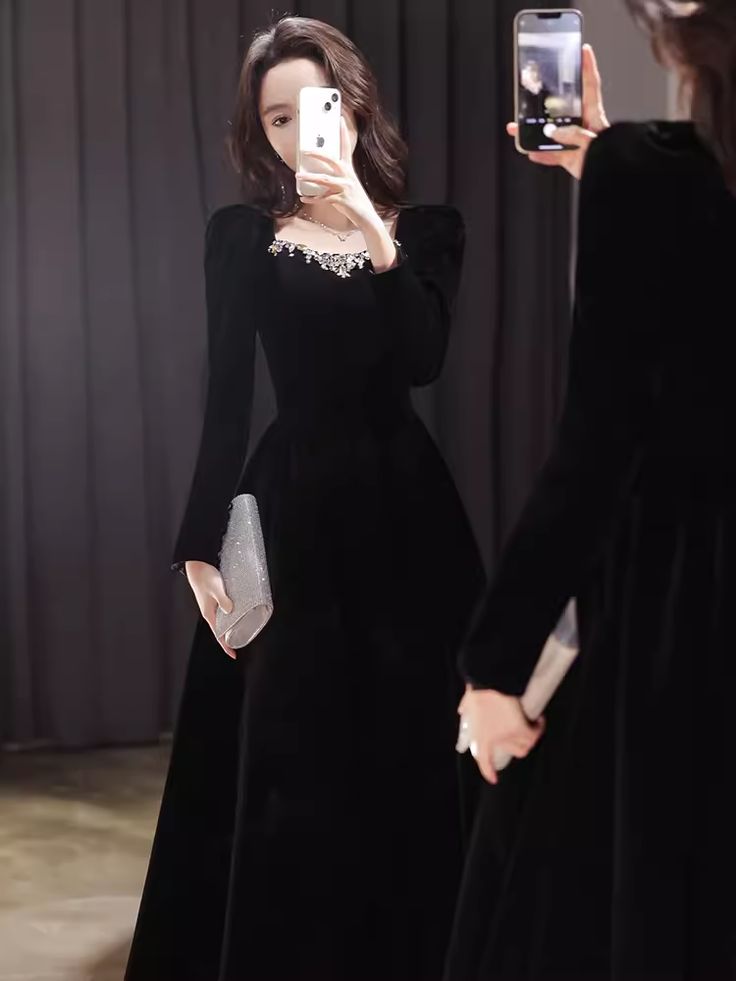 Beautiful A line Long Sleeves Black Velvet Long Prom Dress      cg25136