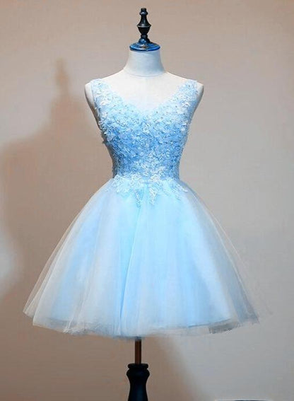 Light Blue Tulle Short Party Dress With Lace Applique, V-Neckline Homecoming Dress   cg12804