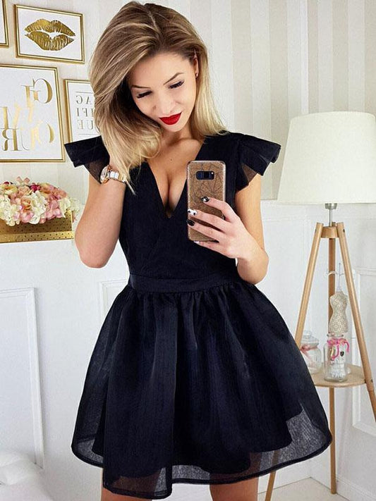 A-Line V-Neck Sleeveless Black Tulle Short Homecoming Dresses cg1657