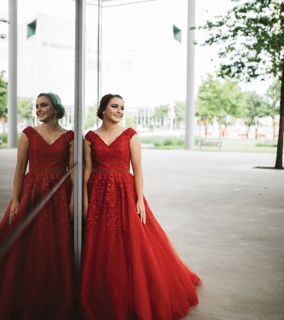 Cap Sleeved Red Lace Prom Dress     cg17136