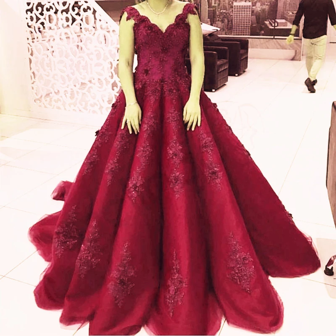 ball gown prom dresses Elegant Lace Straps V Neck Tulle Burgundy Wedding Dresses Ball Gowns   cg20167