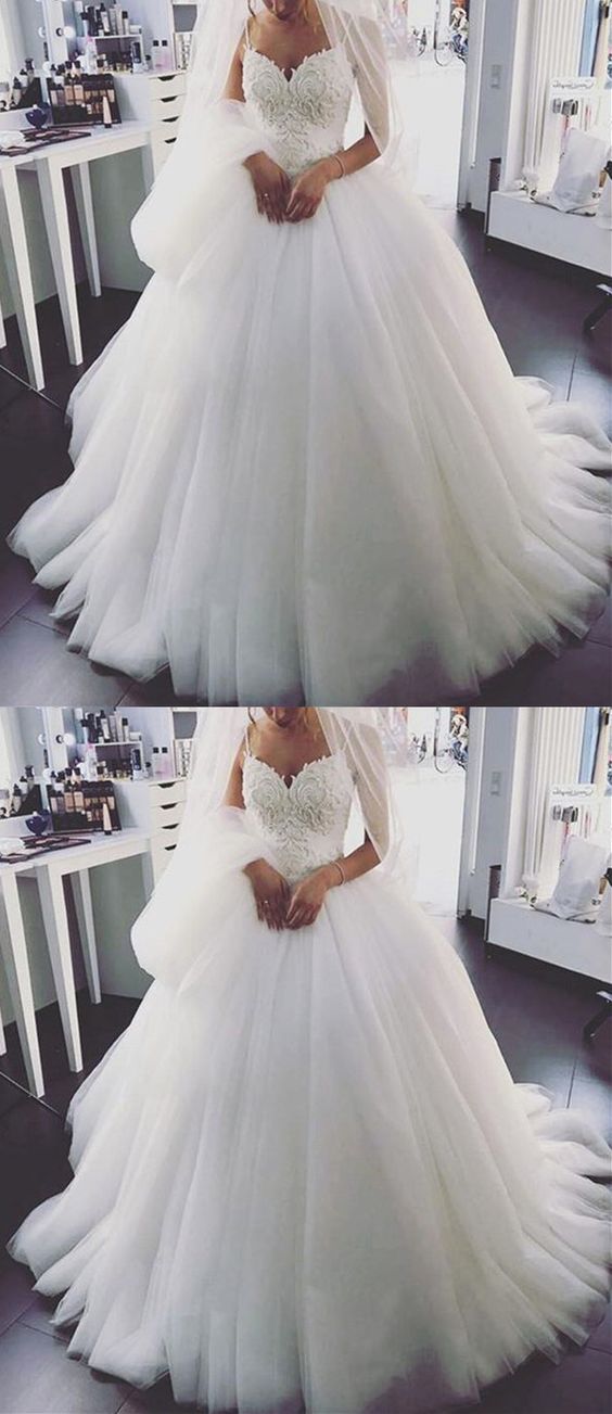 Elegant Lace Embroidery Wedding Dress V Neck Ball Gown prom dress, evening dress    cg22101