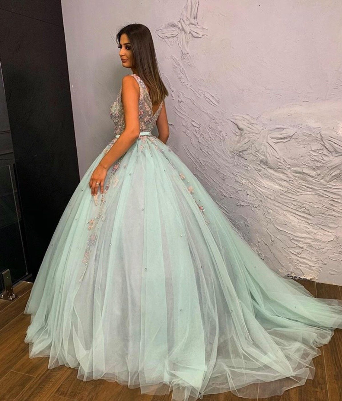 Elegant Crystal Embellished Tulle Ball Gown Prom Dresses       cg23669