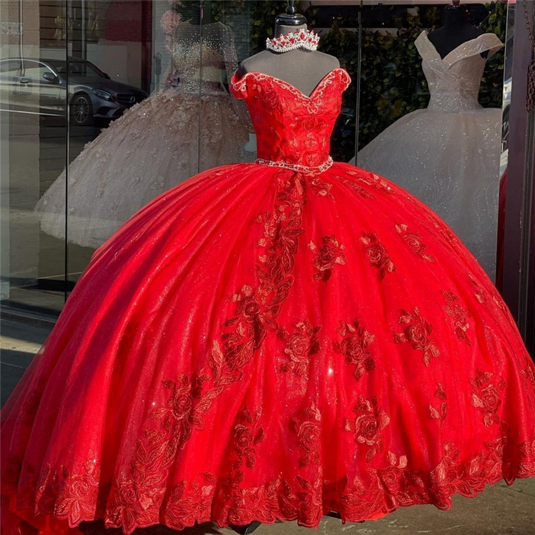 Vintage Red Ball Gown Off the shoulder Prom Dresses with Cap Short Sleeves Lace Applique Prom Dresses         cg23770