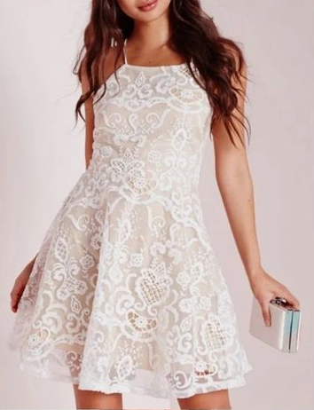 Modern White Lace Halter Sleeveless Criss-Cross Straps Short Homecoming dress cg3065