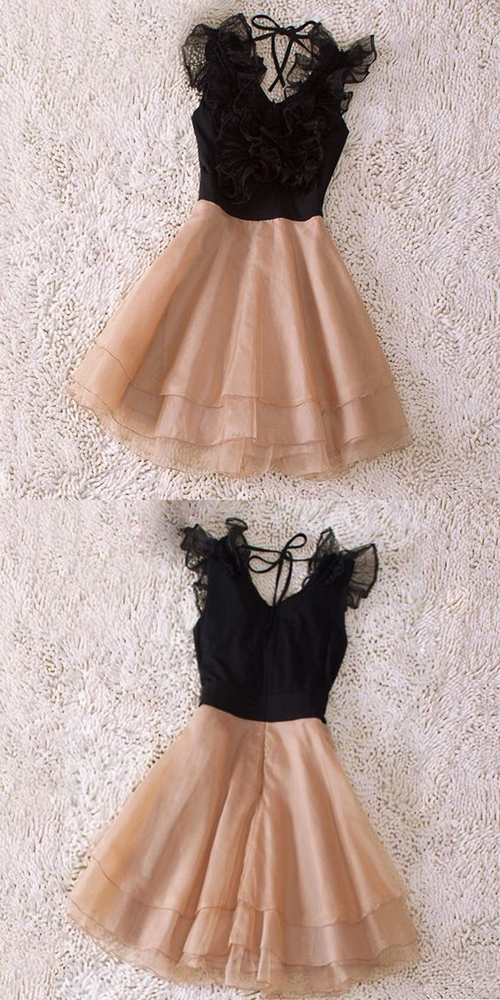 A-Line V-Neck Short Champagne Chiffon Homecoming Dress with Flowers Tiered  cg330