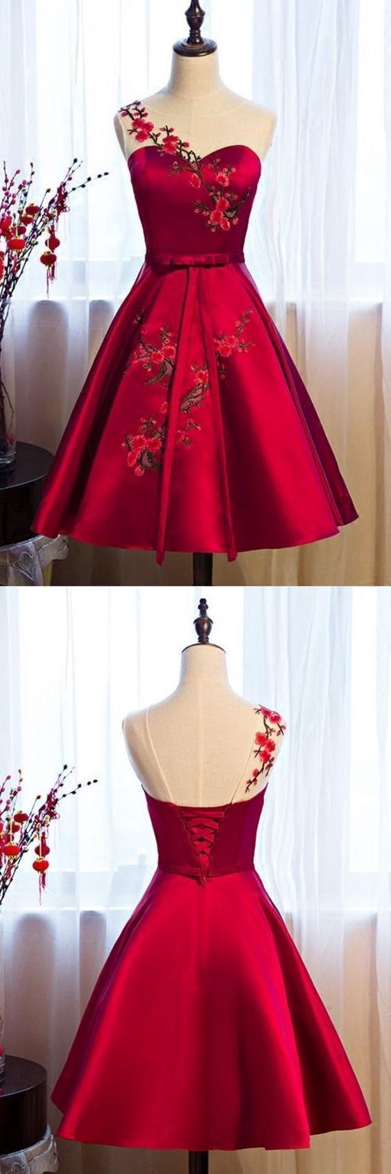 Burgundy Satin Homecoming Dresses with Applique cg363