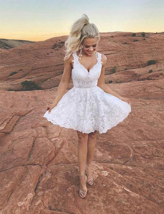 White Short Homecoming Dresses V Neck Appliques Cocktail Dresses cg517