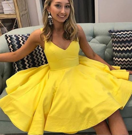 A-line Yellow Satin Short Party Dress Homecoming Dress cg5190